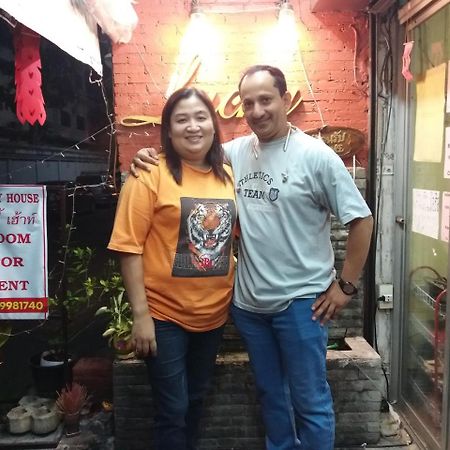 Hostel Lucky House Chiang Mai Zewnętrze zdjęcie