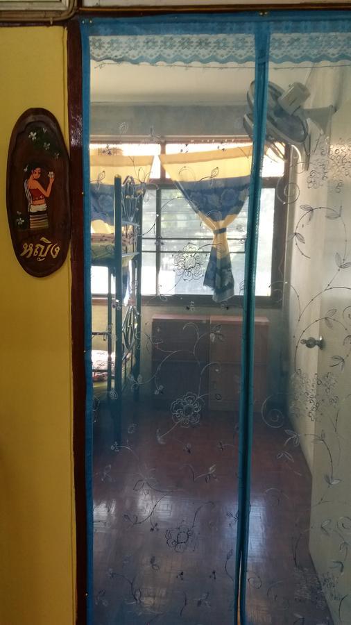 Hostel Lucky House Chiang Mai Zewnętrze zdjęcie