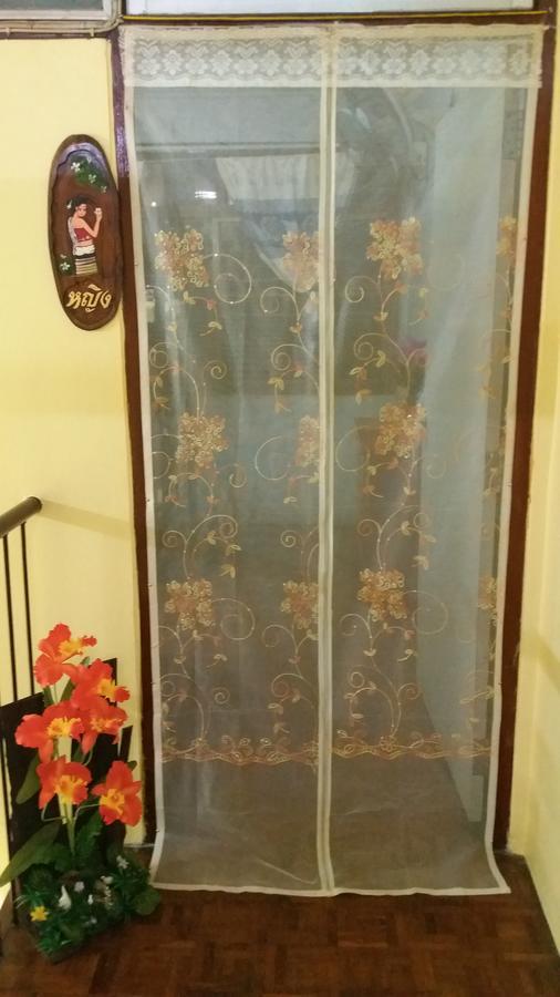 Hostel Lucky House Chiang Mai Zewnętrze zdjęcie