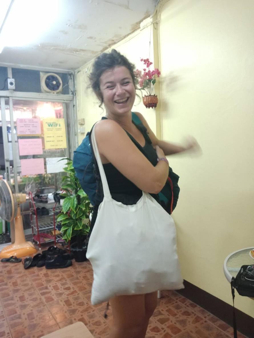 Hostel Lucky House Chiang Mai Zewnętrze zdjęcie
