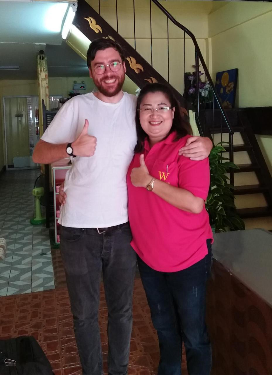Hostel Lucky House Chiang Mai Zewnętrze zdjęcie