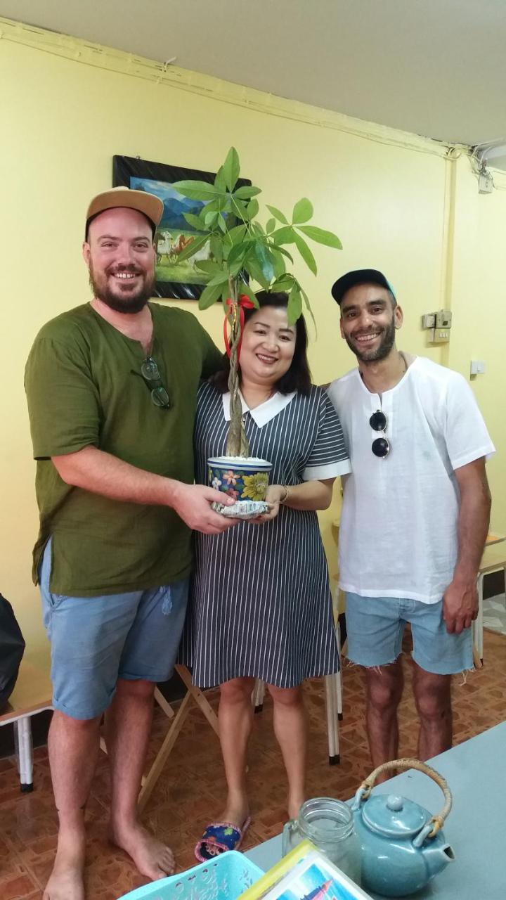Hostel Lucky House Chiang Mai Zewnętrze zdjęcie
