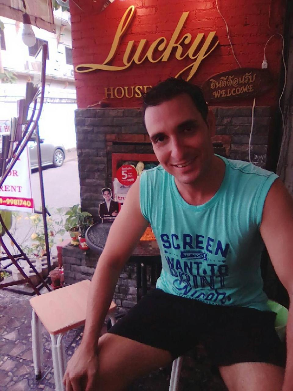 Hostel Lucky House Chiang Mai Zewnętrze zdjęcie