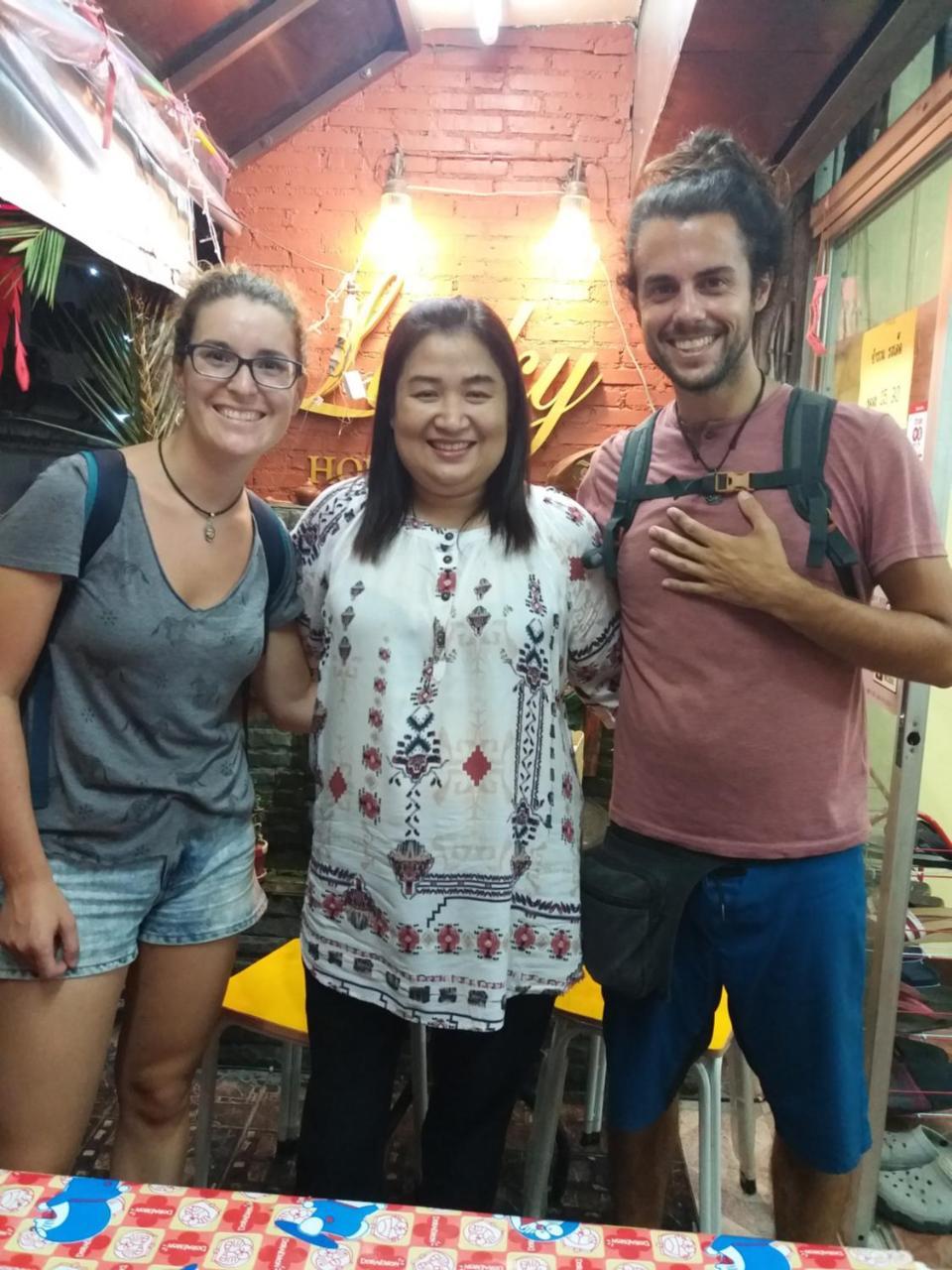Hostel Lucky House Chiang Mai Zewnętrze zdjęcie