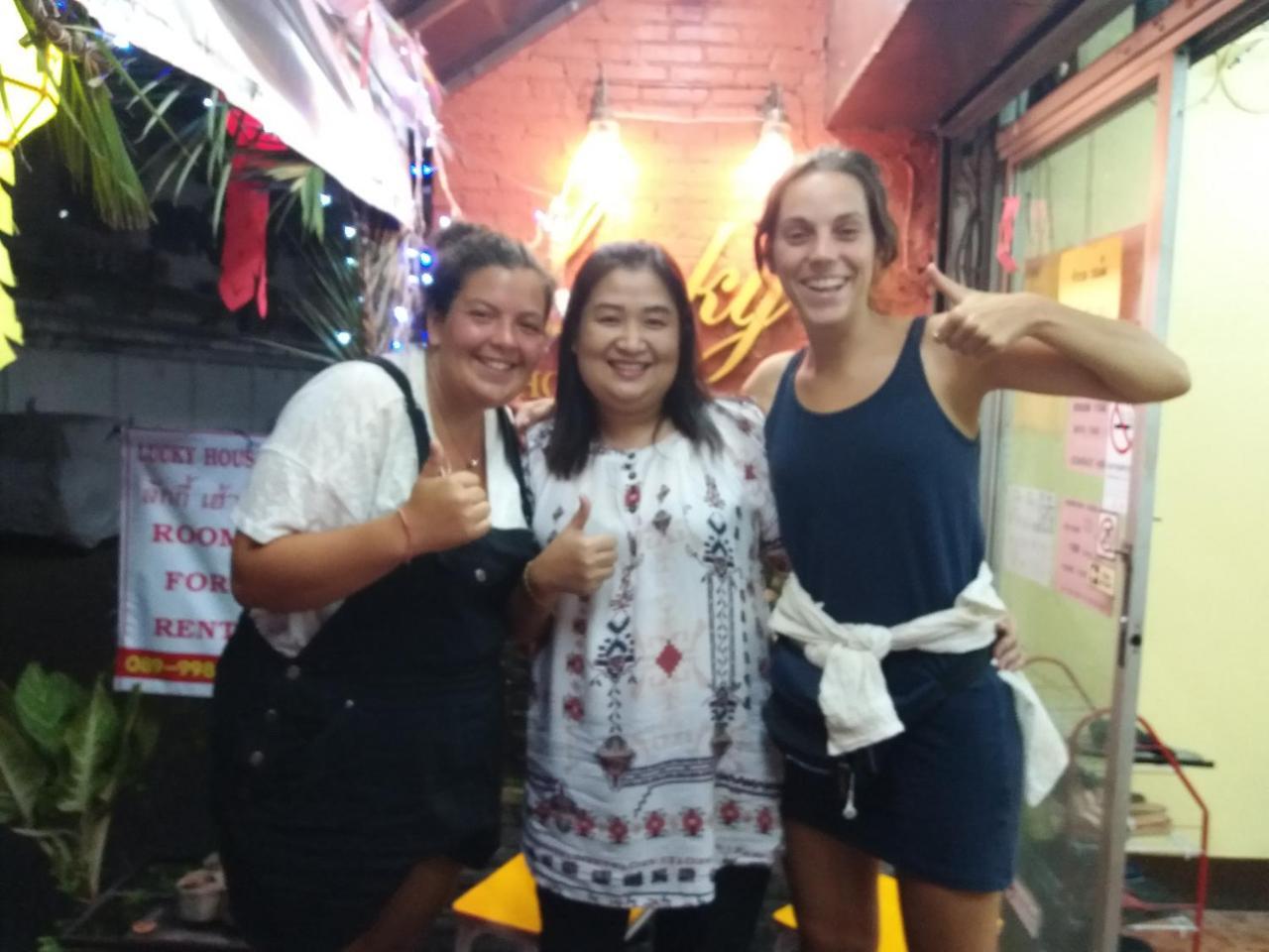 Hostel Lucky House Chiang Mai Zewnętrze zdjęcie