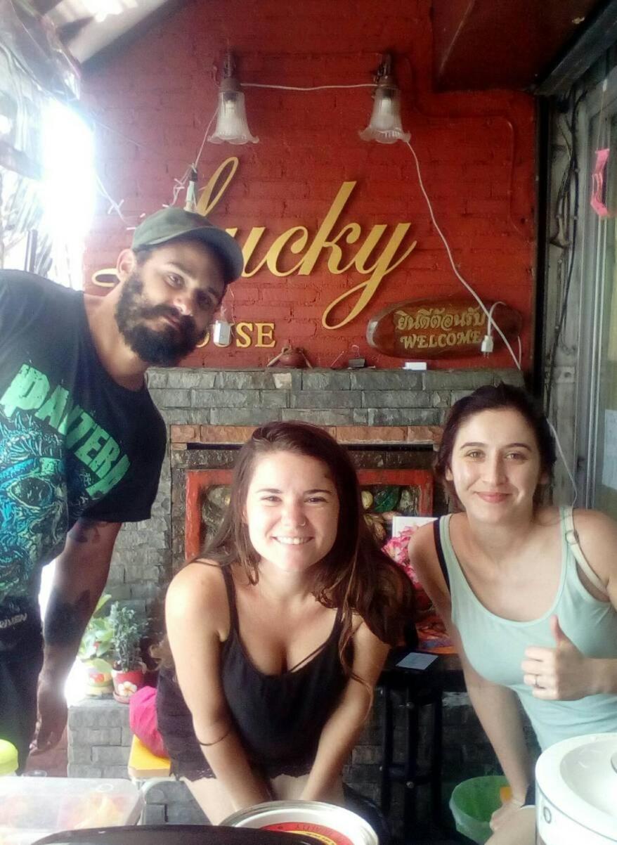 Hostel Lucky House Chiang Mai Zewnętrze zdjęcie