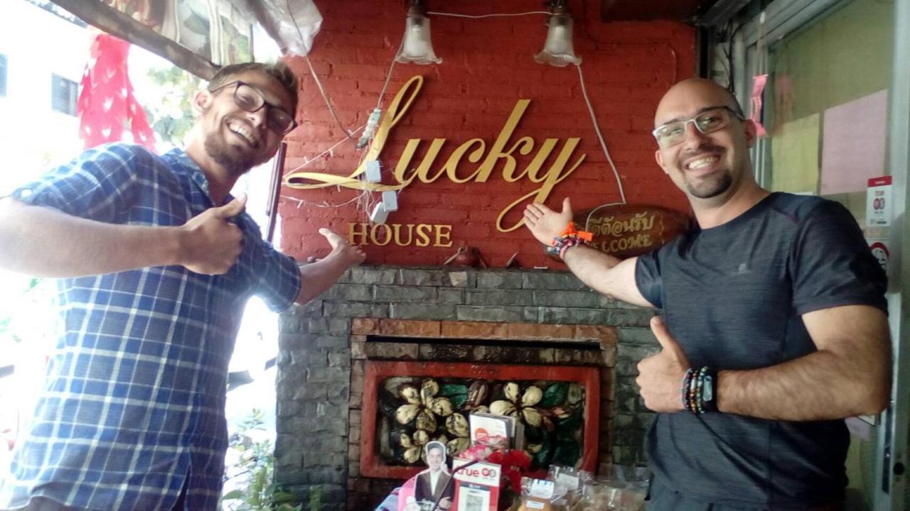 Hostel Lucky House Chiang Mai Zewnętrze zdjęcie